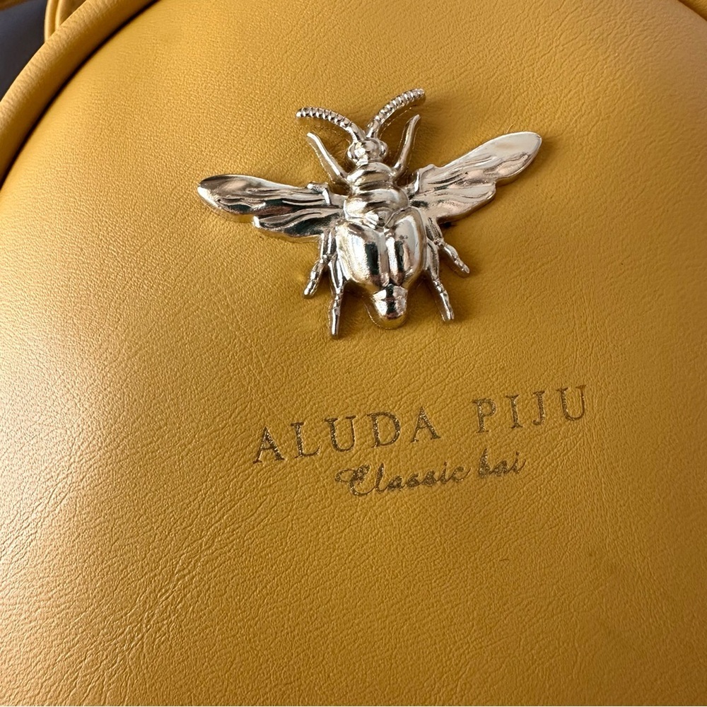 Crossbody Mustard Mini Bag | Aluda Piju - Picture 7 of 8